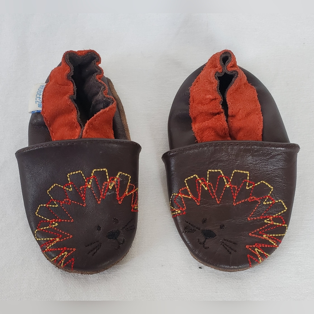 Robeez® 'Curious Lion' Crib Shoe (Baby & Walker) Size 0-6 months Brown